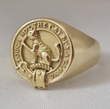Load image into Gallery viewer, MacPherson Clan Crest Signet Ring in 14kt Gold
