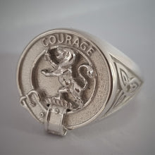 Load image into Gallery viewer, Cumming Clan Crest Signet Ring - celtic Scot Jewelry Rings