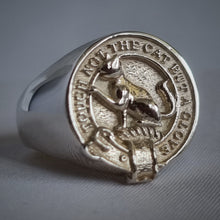 Load image into Gallery viewer, MacPherson Clan Crest Signet Ring Scot Jewelry Rings