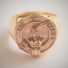 Load image into Gallery viewer, Matheson Clan Crest Signet Ring Scot Jewelry Rings