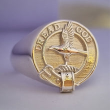 Load image into Gallery viewer, Munro Clan Crest Signet Ring Scot Jewelry Rings