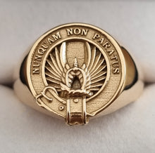 Load image into Gallery viewer, Johnstone clan crest signet ring gold in box

