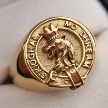 Load image into Gallery viewer, MacGregor Clan Crest Signet Ring Scot Jewelry Gold
