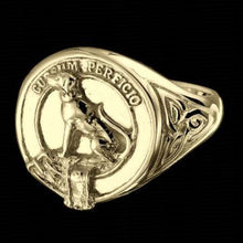 Load image into Gallery viewer, Hunter Clan Crest Signet Ring - celtic sides Scot Jewelry Rings
