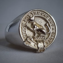 Load image into Gallery viewer, MacPherson Clan Crest Signet Ring Scot Jewelry Rings
